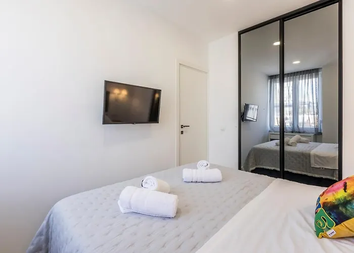 Carmen - Luxury 2-Bedroom Apartment - Downtown