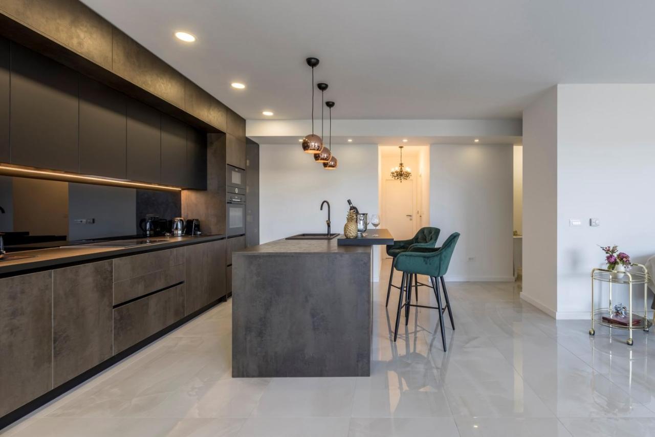 Apartment Carmen - Luxury 2-bedroom - Downtown