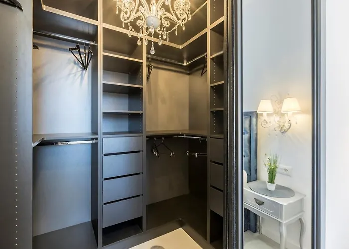Carmen - Luxury 2-Bedroom Apartment - Downtown