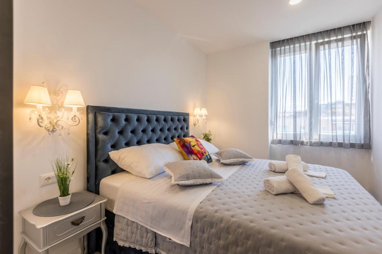 Carmen - Luxury 2-bedroom - Downtown Lägenhet Split